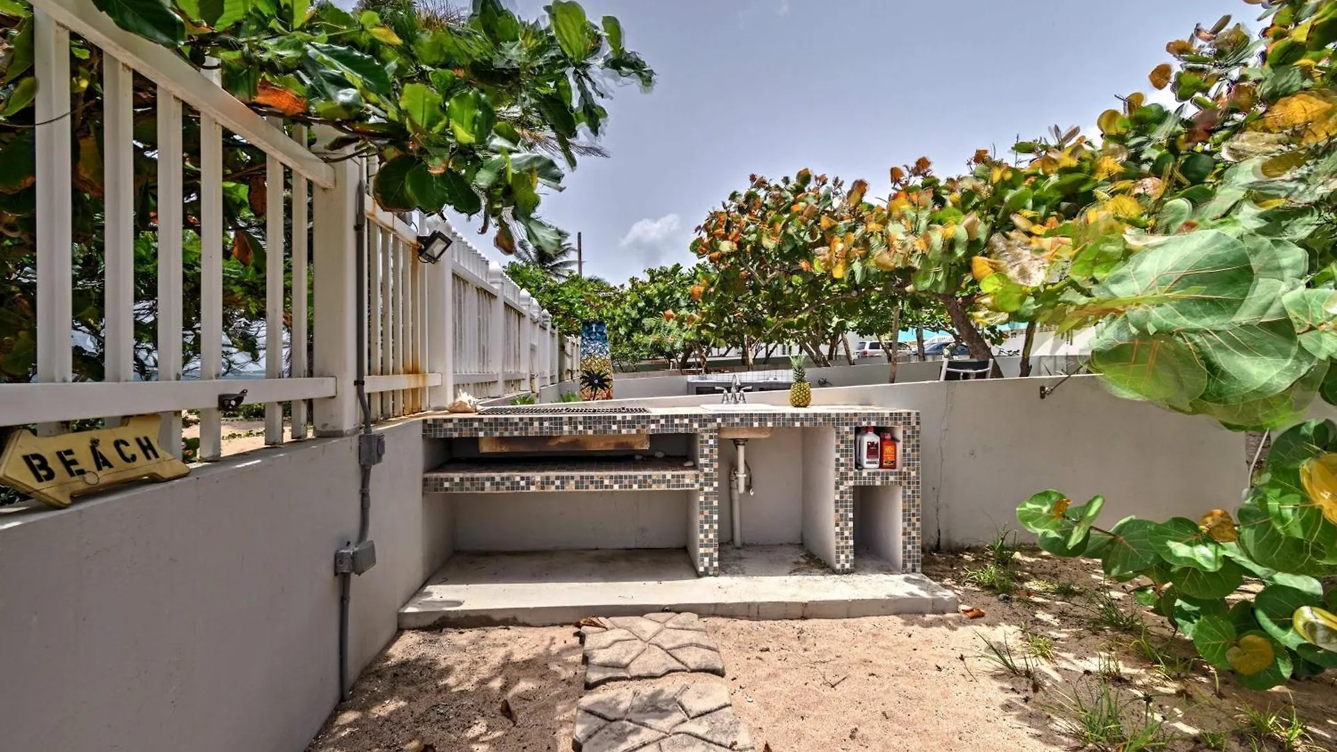 Tropical Caribbean Bungalow With Ocean Views And Pool Manati